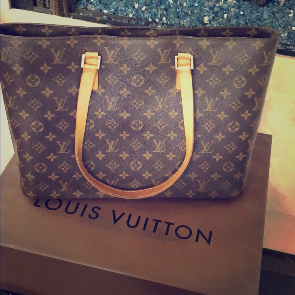 Louis Vuitton Shoulder Bag